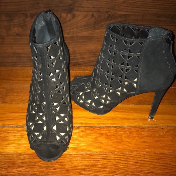 Michael Kors Shoes - Gently used bootie Michael Kors Shoes - Gently used bootie